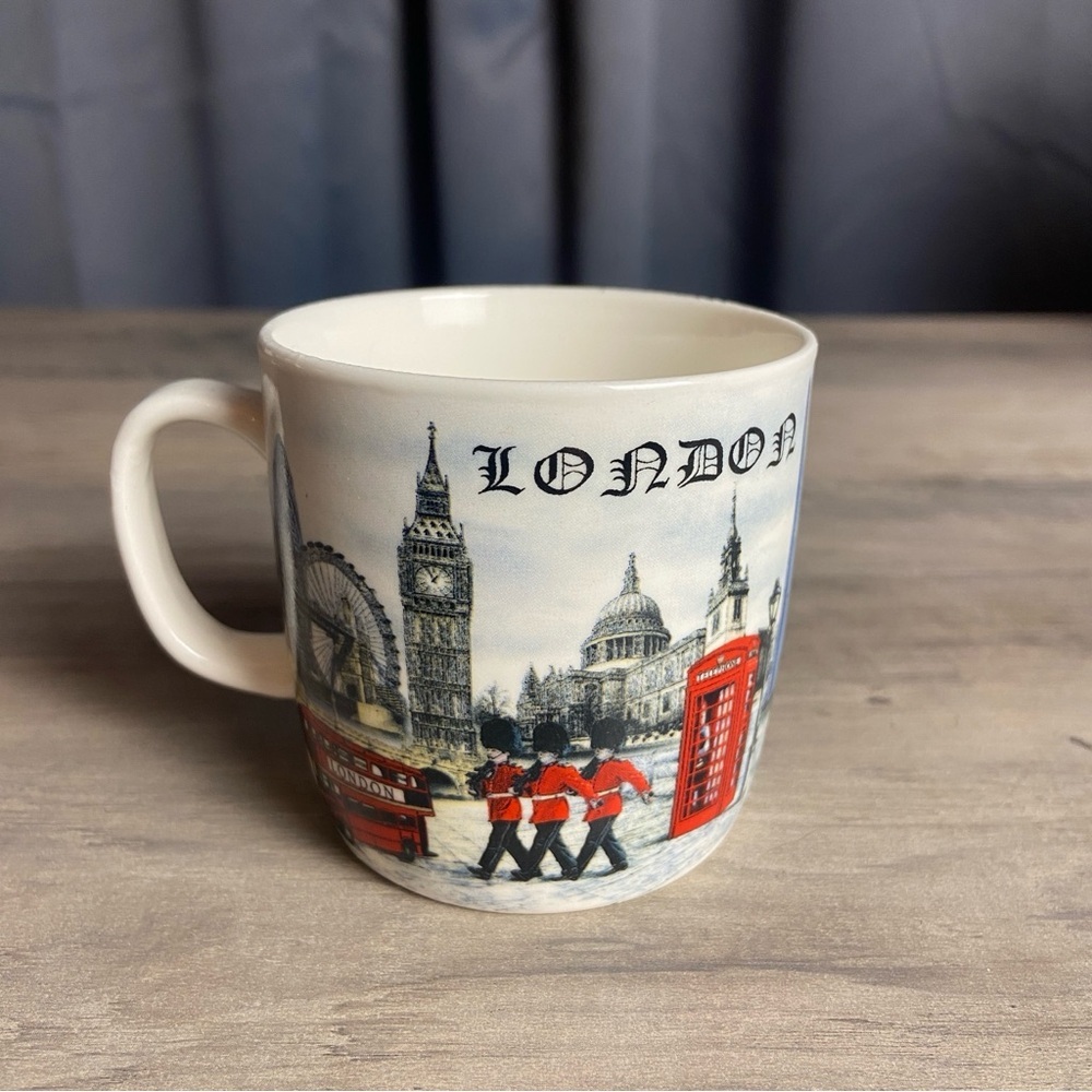 London Souvenir Mug, Various Points of‎ Interest - Picture 2 of 8